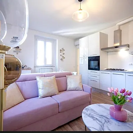 Lora Diamond ,free Parking, Self Check In,3 Appartement Como