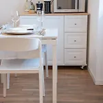 Lora Diamond Suite 3, Free Private Parking, Self Check In Apartment