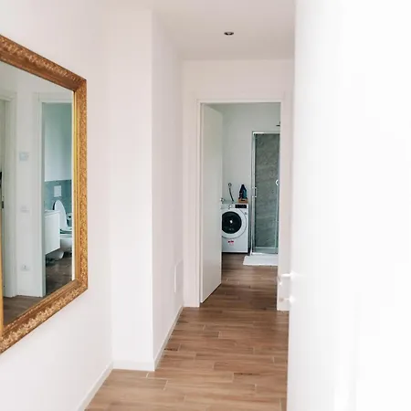 Lora Diamond 3, Free Private Parking, Self Check In, Air Conditioner * Como