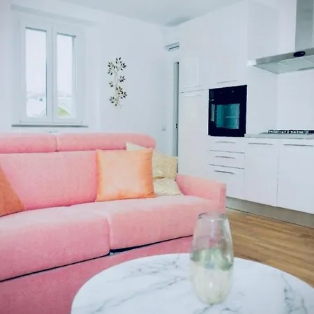 Lora Diamond 3, Free Private Parking, Self Check In, Air Conditioner 아파트 코모