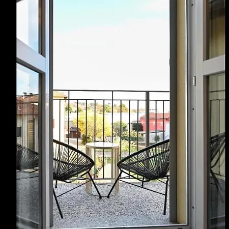 아파트 Lora Diamond 3, Free Private Parking, Self Check In, Air Conditioner 코모